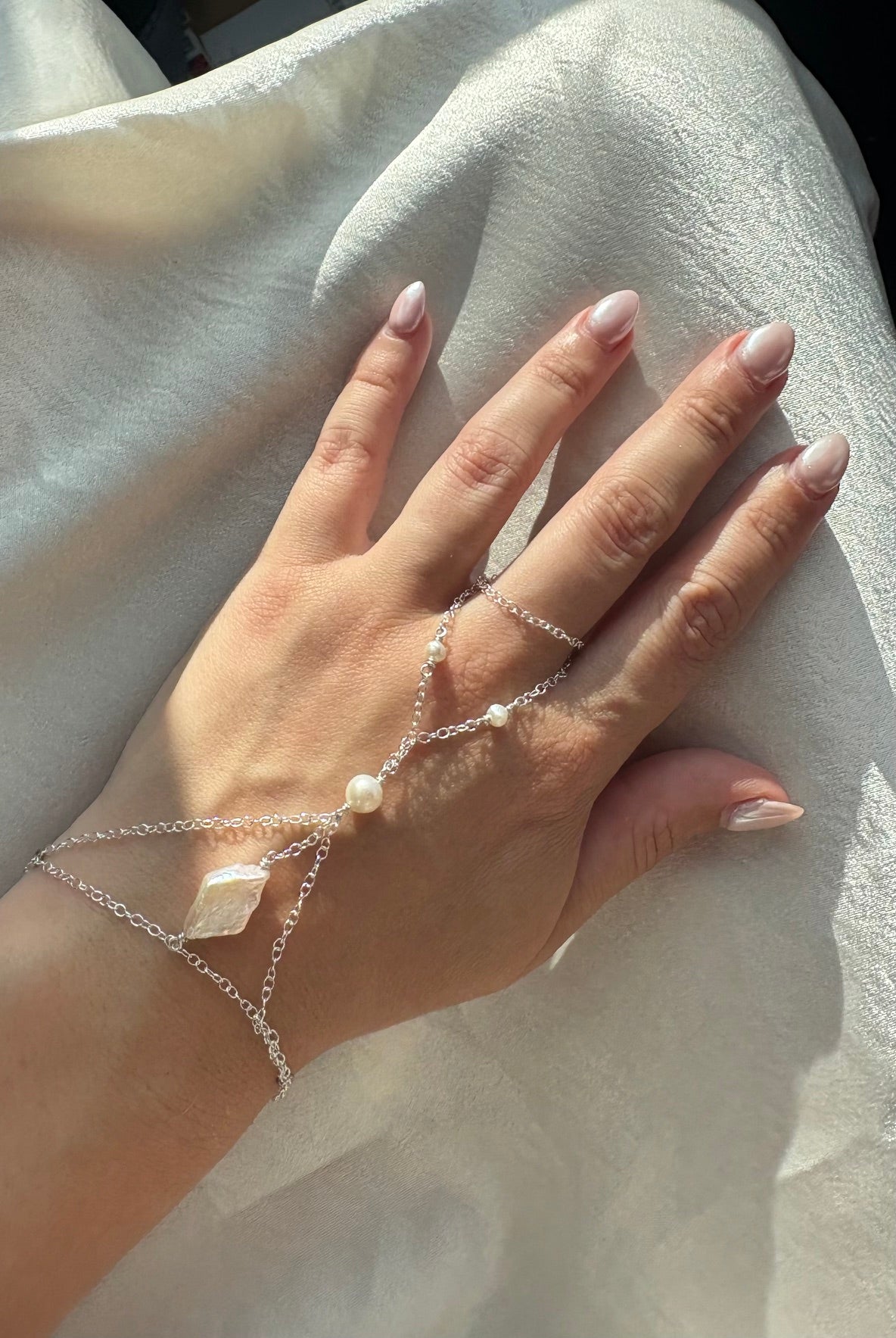 The Vela Hand Chain